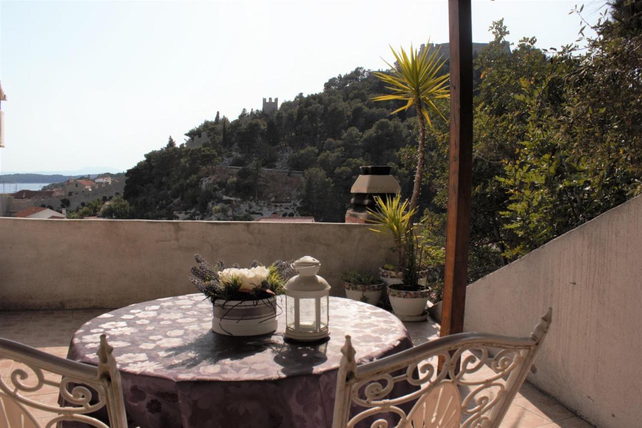 Guest House Vuljan Hvar Town Exterior foto