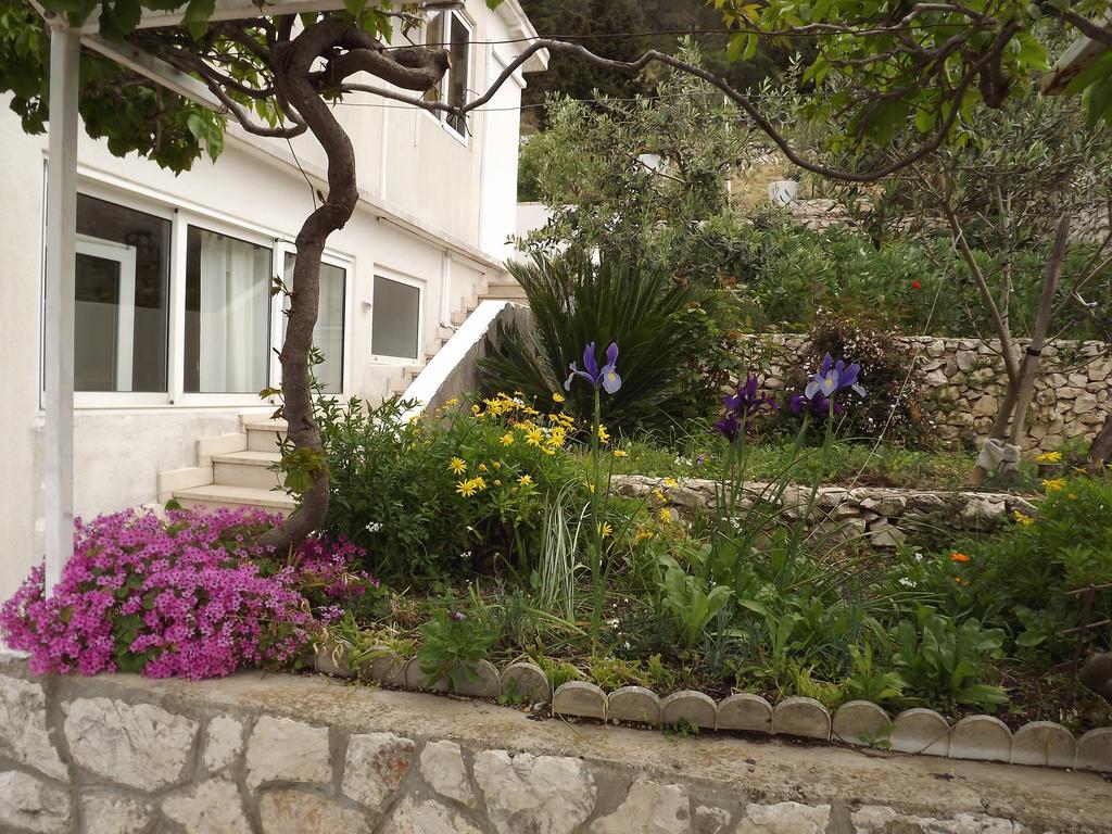 Guest House Vuljan Hvar Town Exterior foto